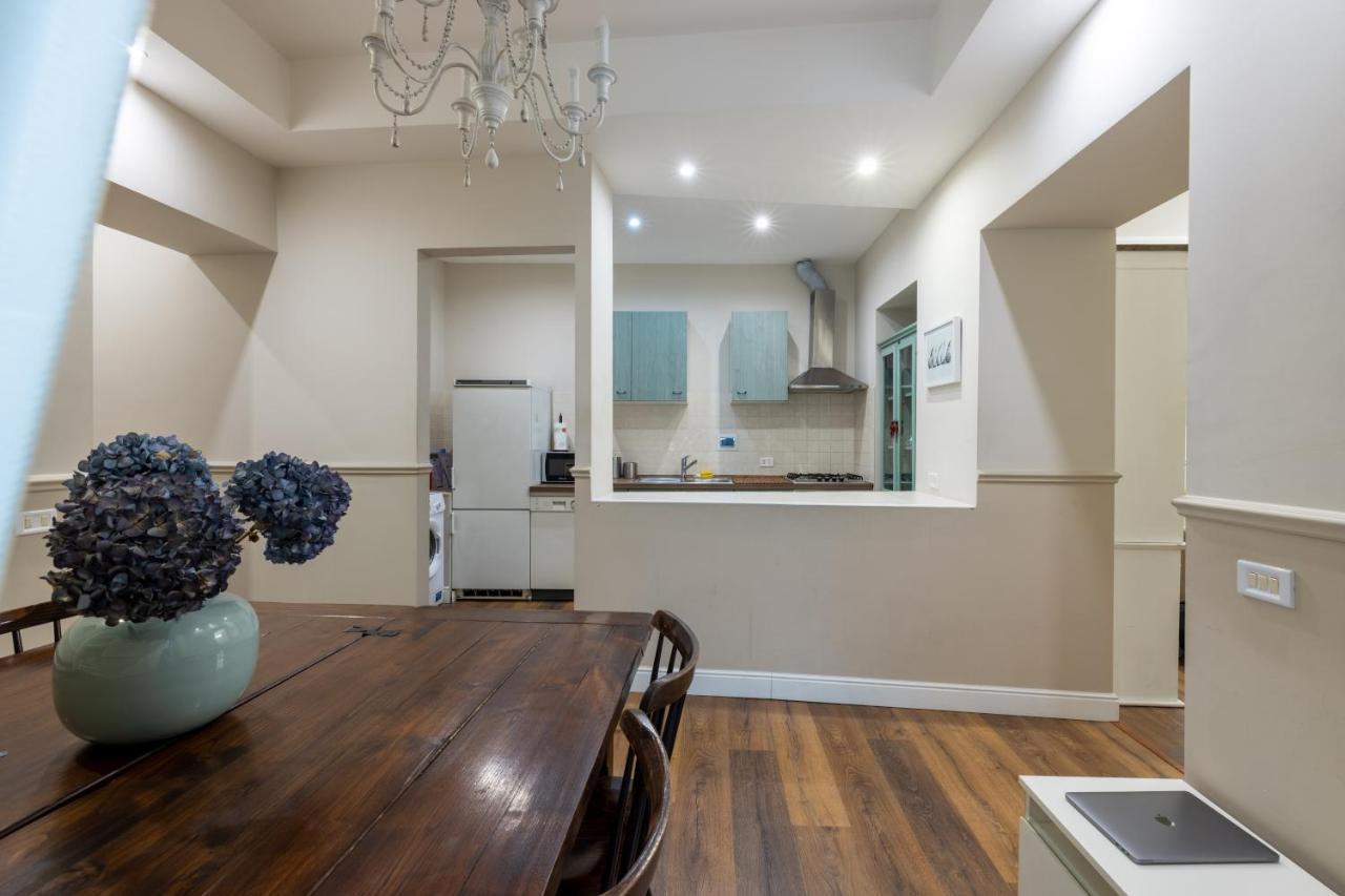Charming Apartment With Patio A Few Steps From Colosseum Buitenkant foto
