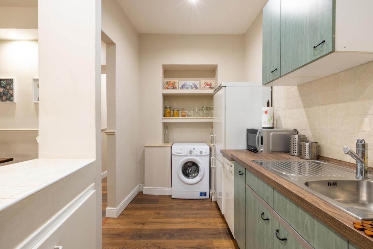 Charming Apartment With Patio A Few Steps From Colosseum Buitenkant foto